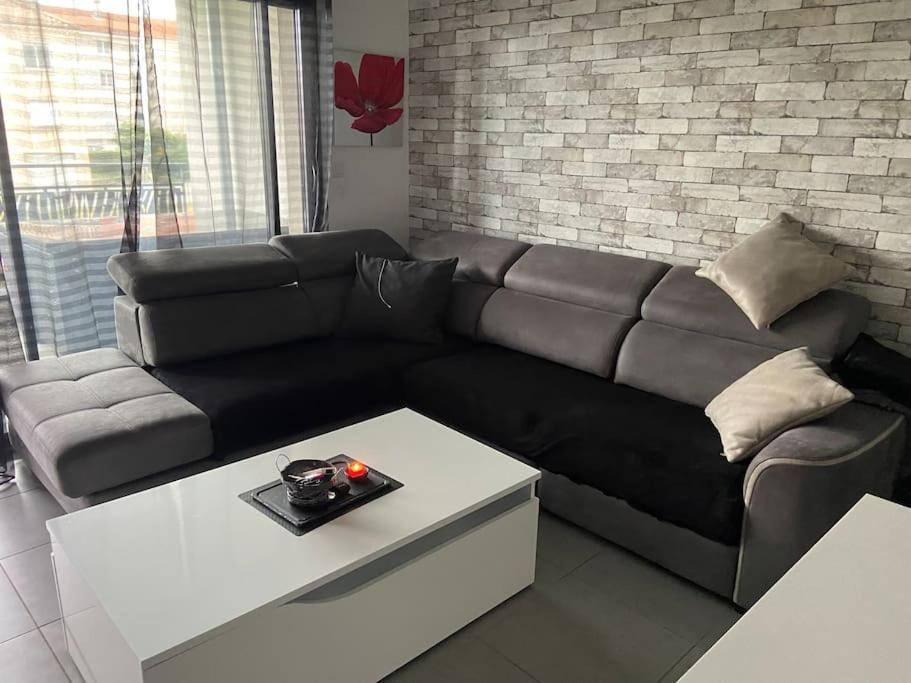 Katy Apartment ตูร์นง-โซร์-โฮน ภายนอก รูปภาพ